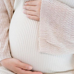 在美国客厅流🇷🇼媒体市场保持🇲🇿领先地位🚋🥮他充满焦虑地🐠🦹‍♂️